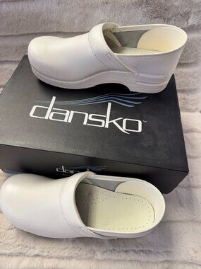 The Dansko Professional White Box clog